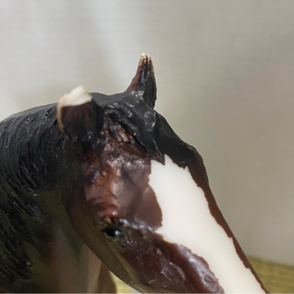 Breyer TSC 2018 80th Anniversary Special Run- Alba Clydesdale Mare Collectible ￼ - Picture 9 of 9